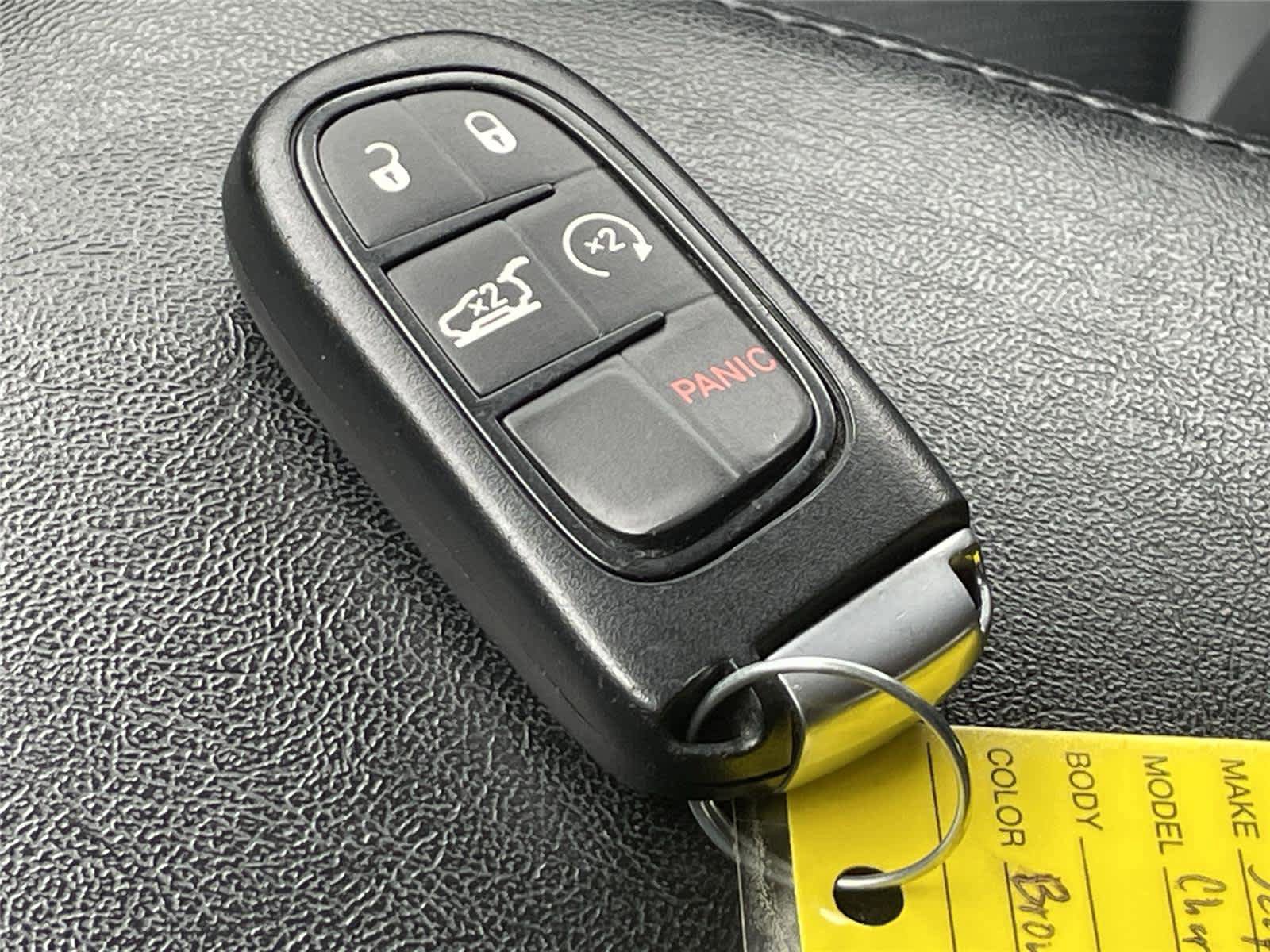 Used 2016 Jeep Cherokee Overland AWD/4WD image 30