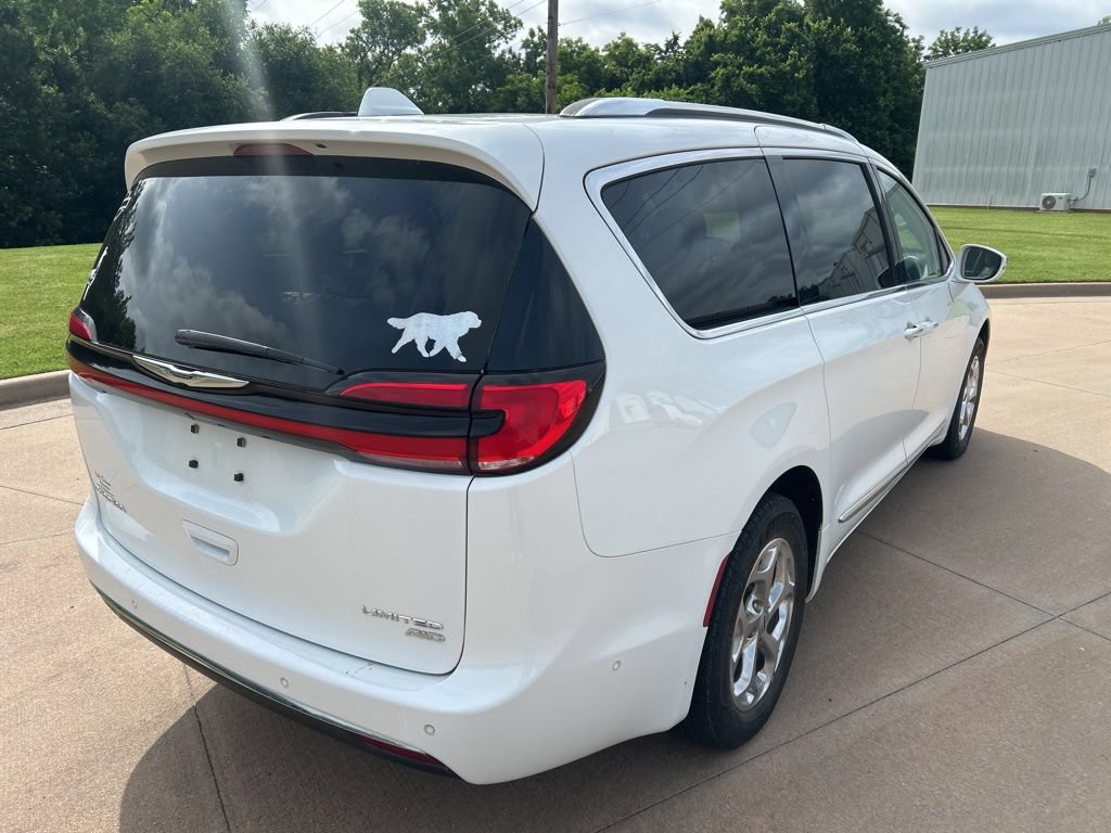 Used 2021 Chrysler Pacifica Limited w/ Premium & Safety Sphere Group AWD/4WD image 4