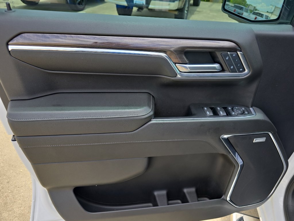Used 2024 Chevrolet Silverado 1500 LTZ w/ LTZ Convenience Package II AWD/4WD image 18