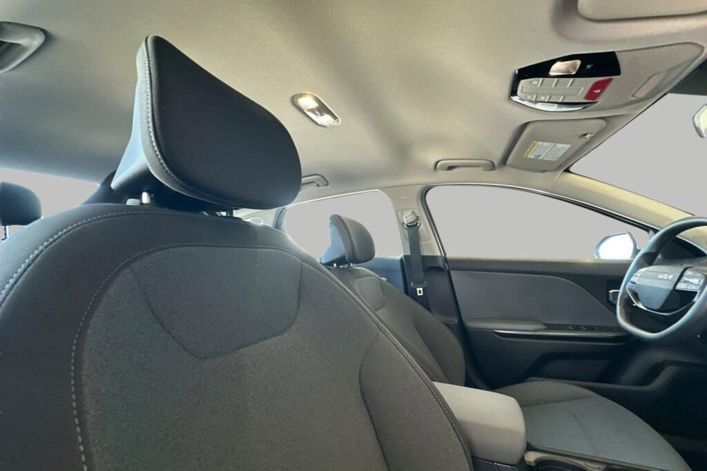 Used 2025 Kia K4 FWD image 17