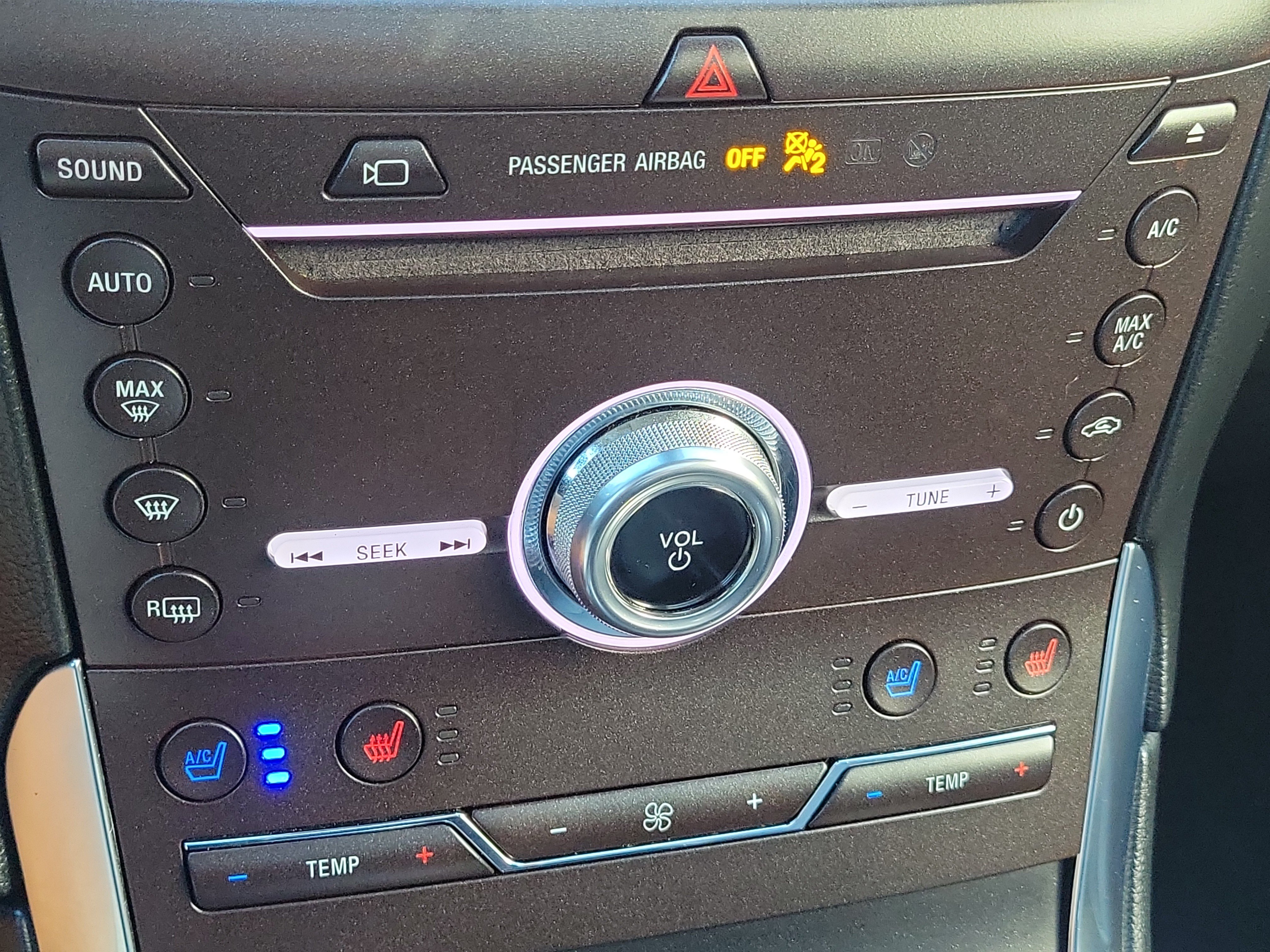 Used 2019 Ford Edge Titanium w/ Equipment Group 301A FWD image 30