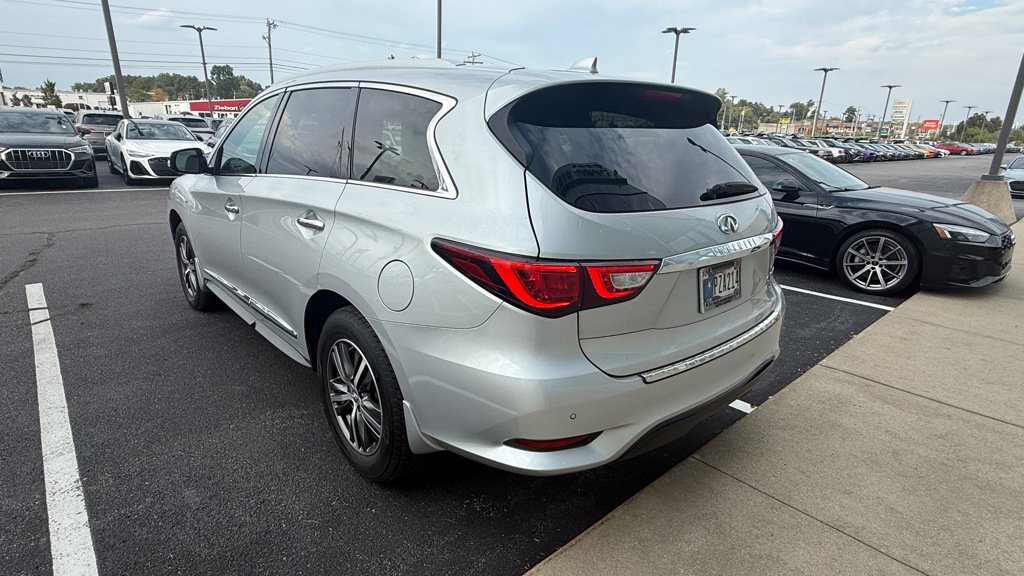 Used 2017 INFINITI QX60 Luxe AWD/4WD image 3