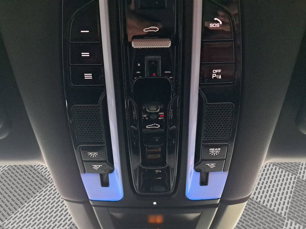 Used 2021 Porsche Cayenne image 27