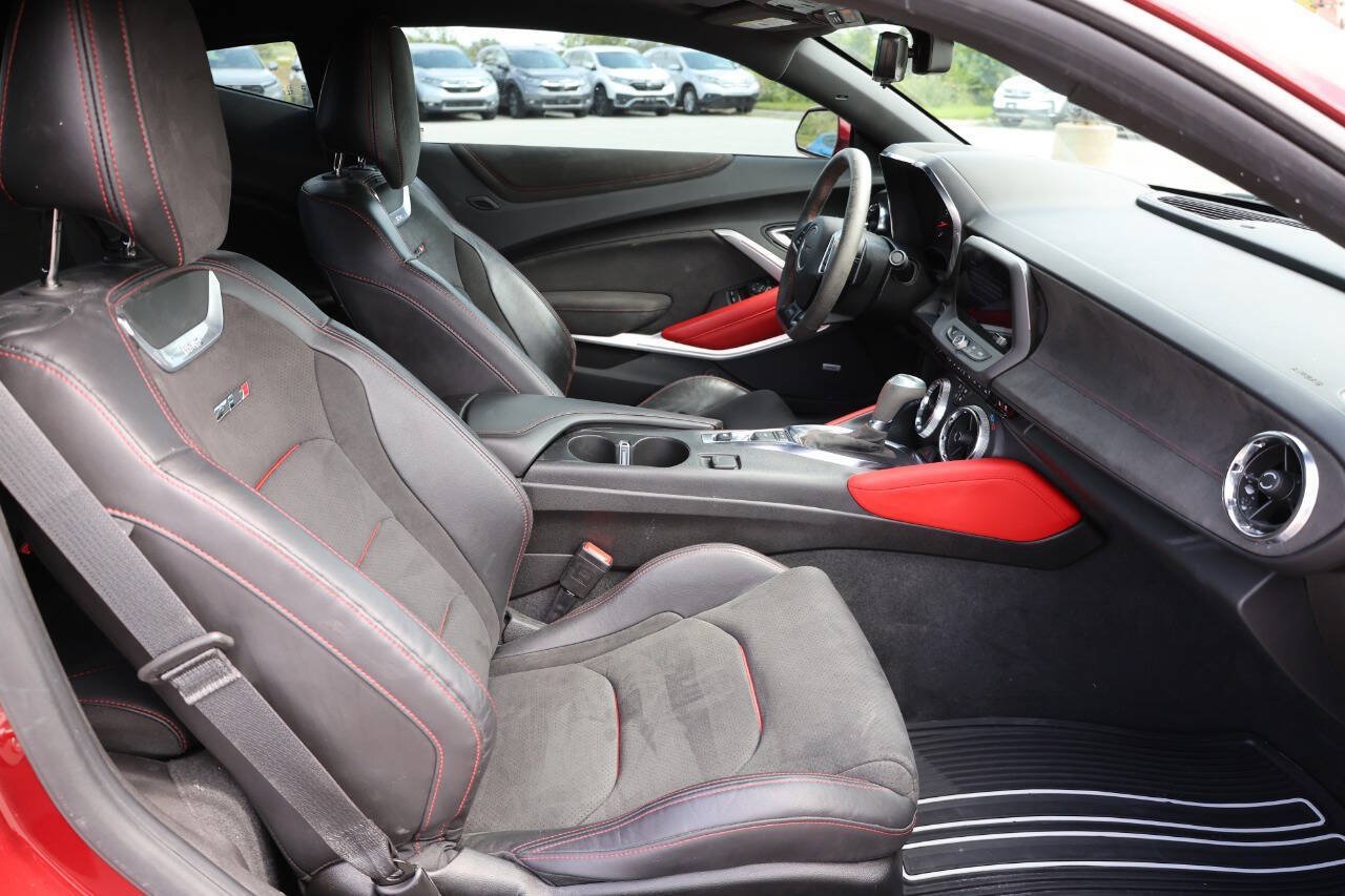Used 2022 Chevrolet Camaro ZL1 RWD image 15