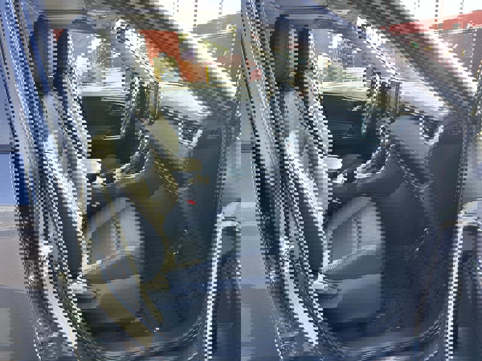 Used 2022 Toyota RAV4 XLE Premium image 15