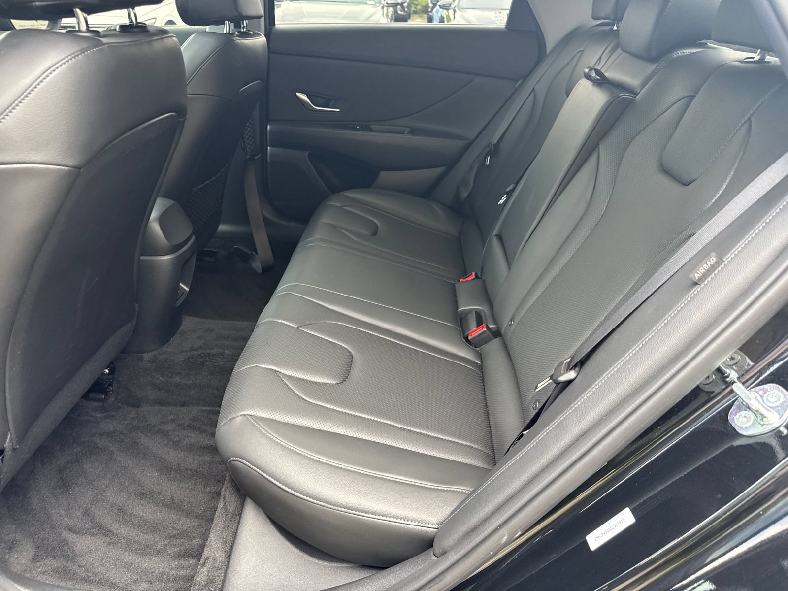 Certified 2025 Hyundai Elantra Limited FWD image 19