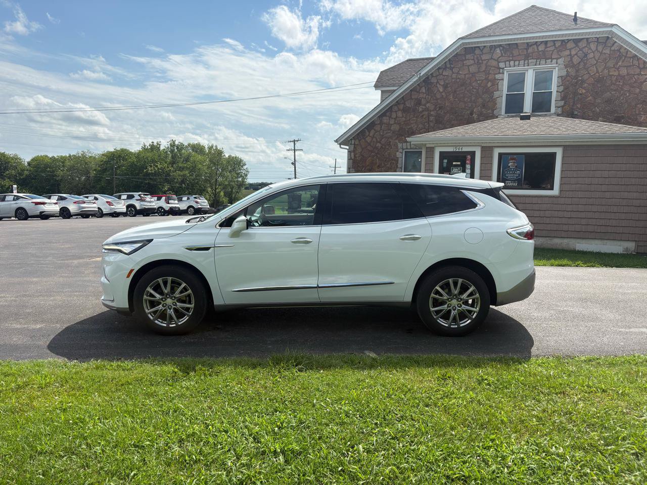 Used 2022 Buick Enclave Premium FWD image 2