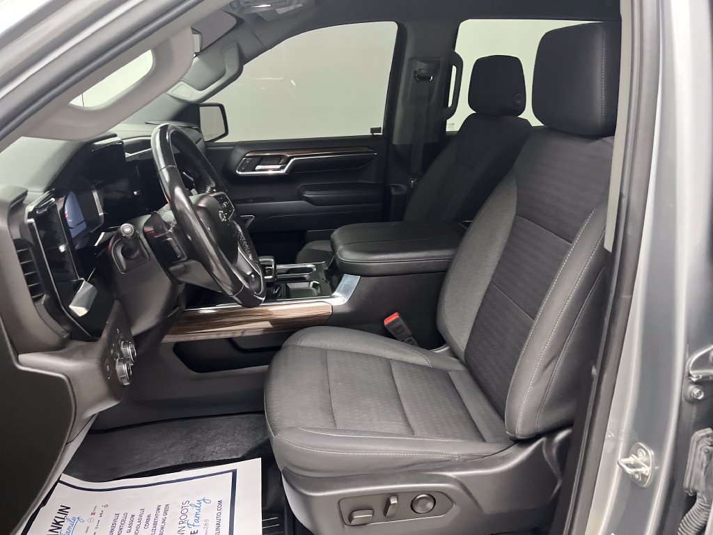 Used 2023 Chevrolet Silverado 1500 RST AWD/4WD image 13