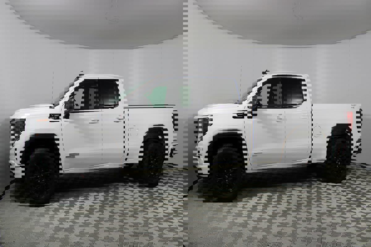 Used 2025 GMC Sierra 1500 Elevation image 31
