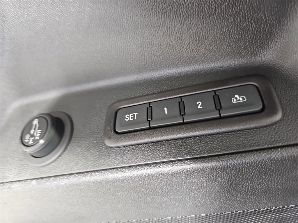 Used 2022 Chevrolet Equinox Premier image 36