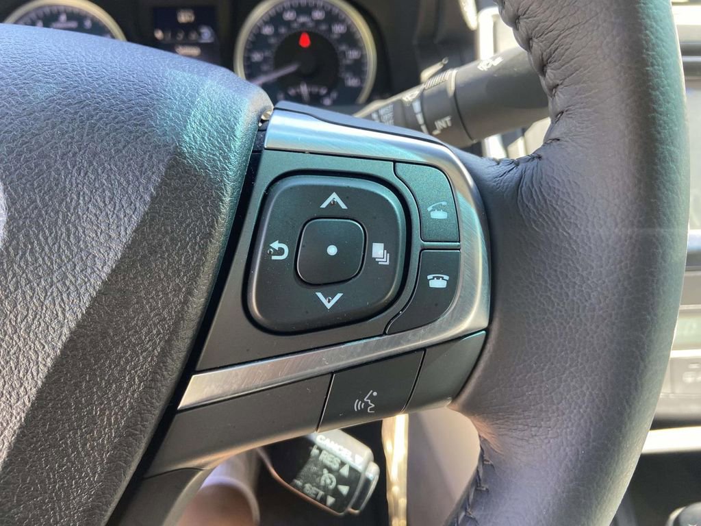 Used 2017 Toyota Camry XLE image 33