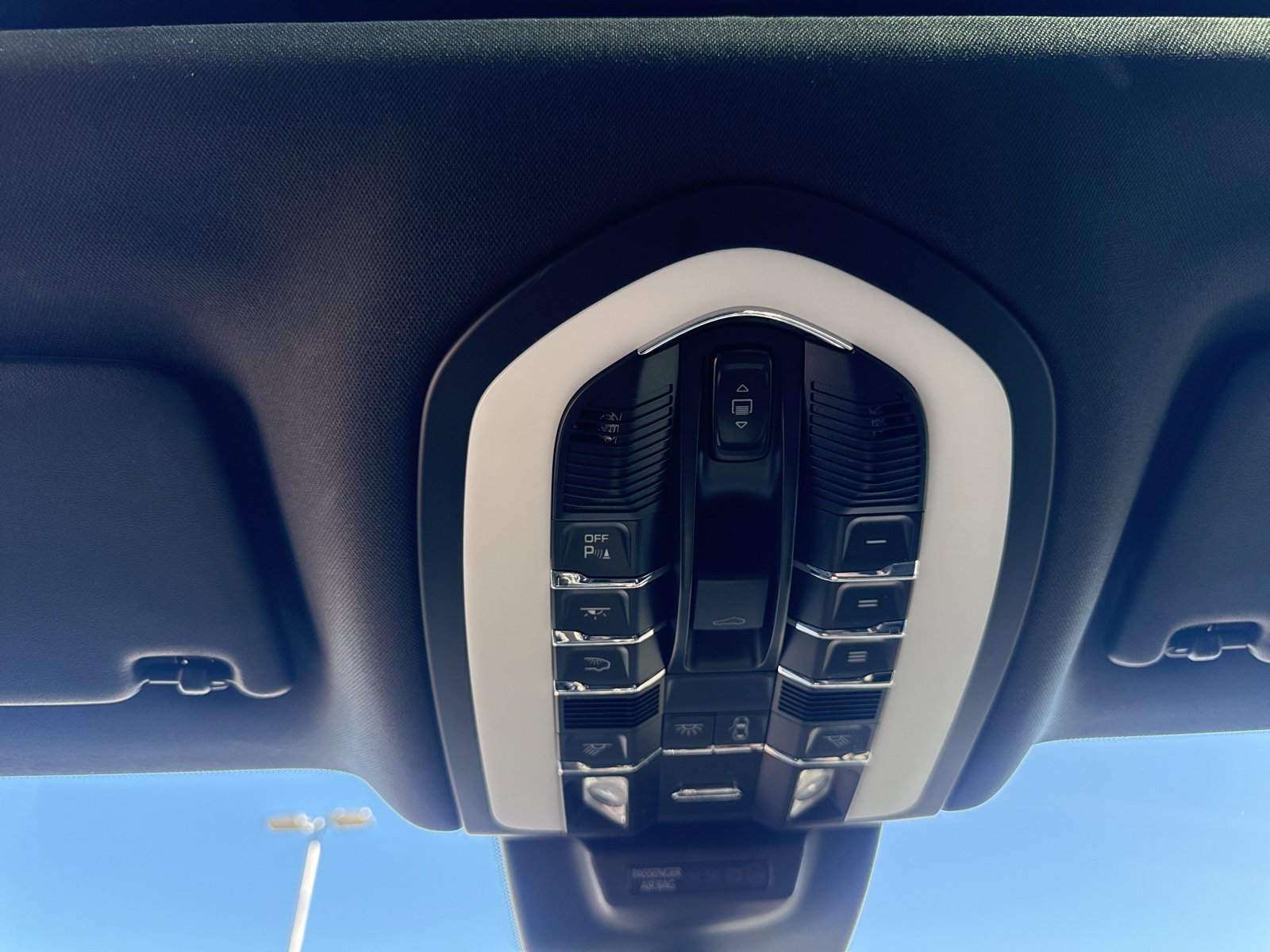 Used 2024 Porsche Macan image 14