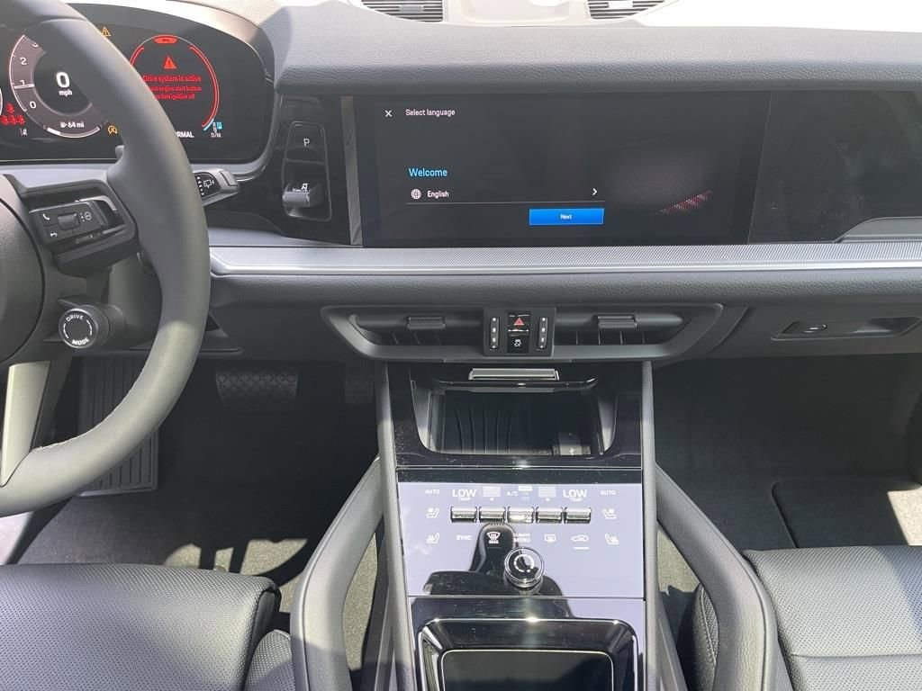 New 2025 Porsche Cayenne image 19