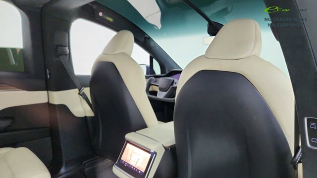 Used 2023 Tesla Model X image 25