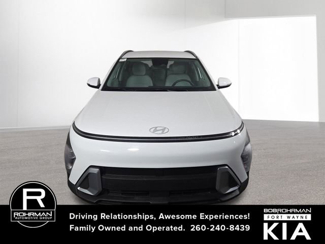 Used 2025 Hyundai Kona SEL image 3