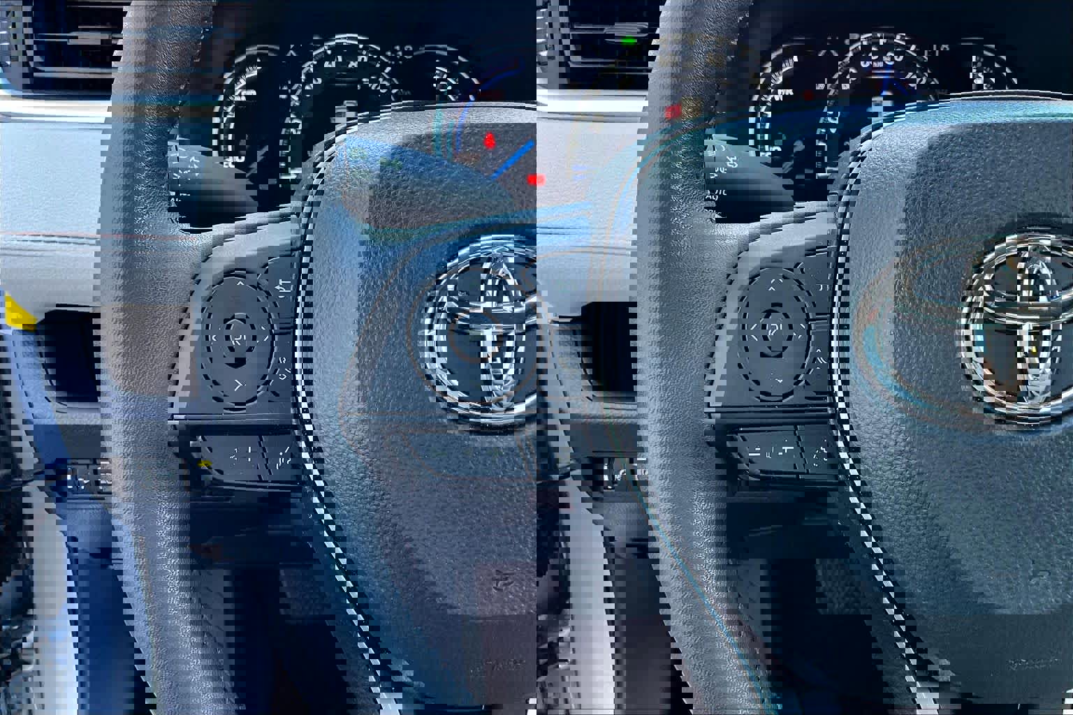 Used 2024 Toyota RAV4 XLE image 23