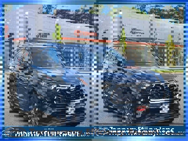Used 2022 Toyota Highlander XLE