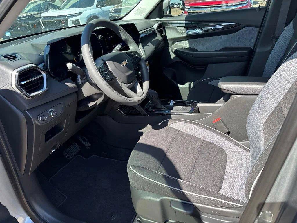 Used 2026 Chevrolet TrailBlazer LT w/ Driver Confidence Package FWD image 17