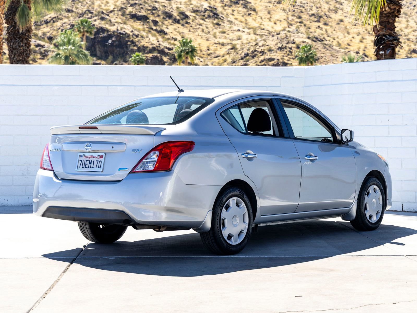 Used 2016 Nissan Versa SV FWD image 10