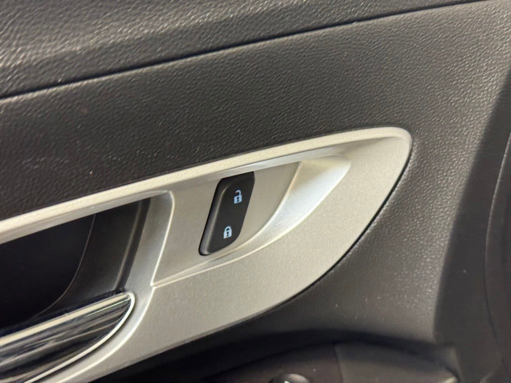 Used 2016 Chevrolet Equinox LS AWD/4WD image 9