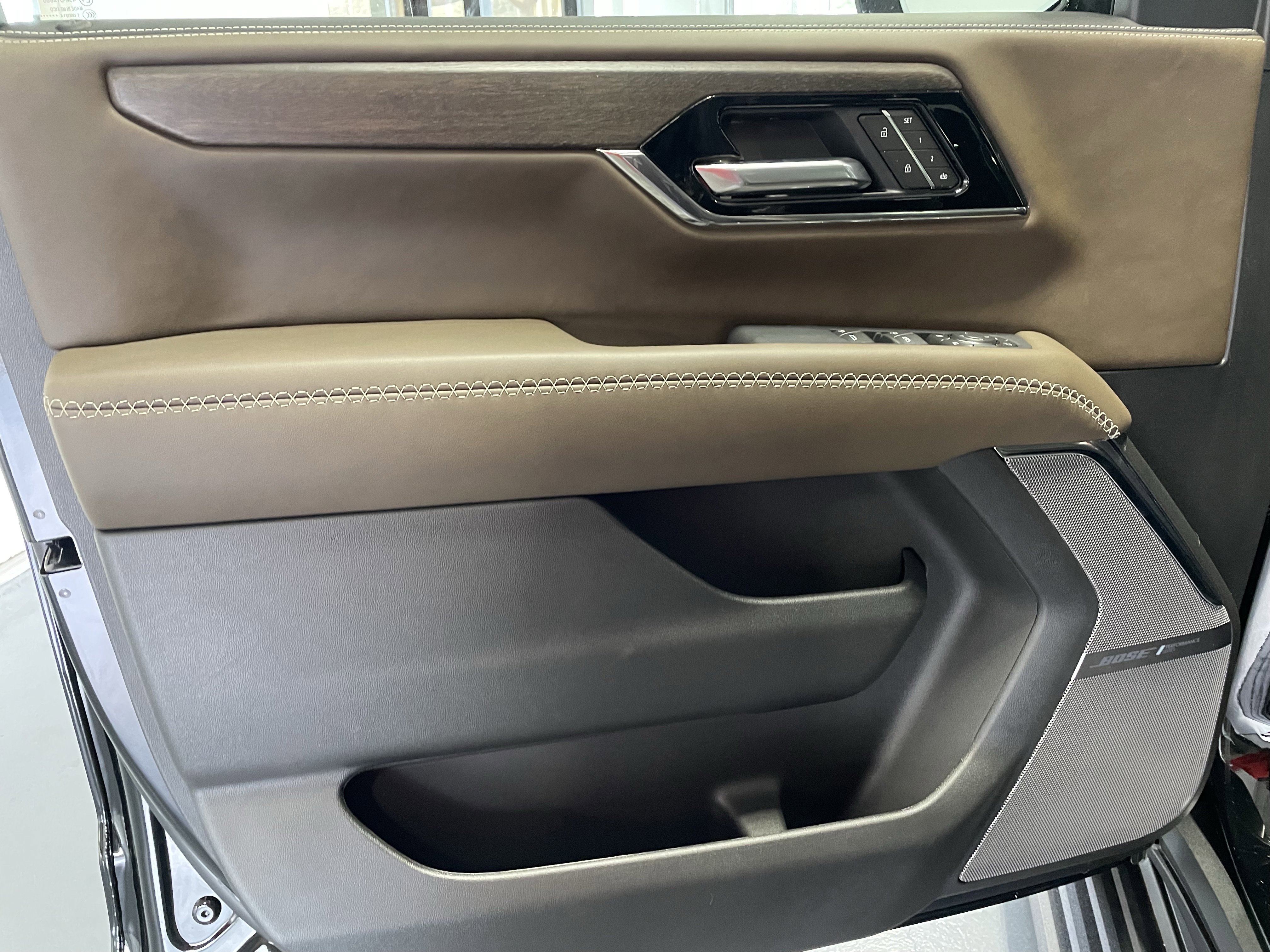 New 2026 GMC Yukon XL Denali Ultimate w/ LPO, Floor Liner Package AWD/4WD image 14