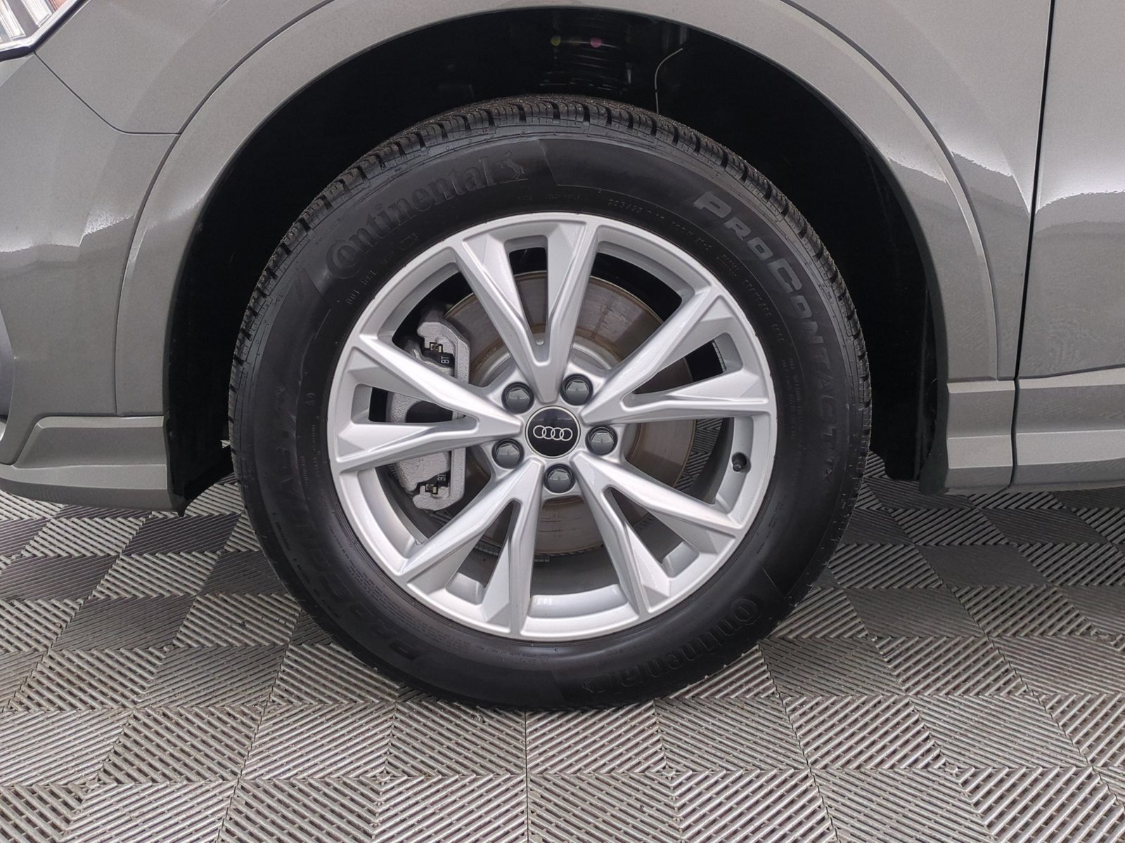 Used 2024 Audi Q3 2.0T Premium AWD/4WD image 28
