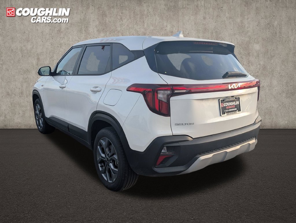 Used 2025 Kia Seltos LX AWD/4WD image 5