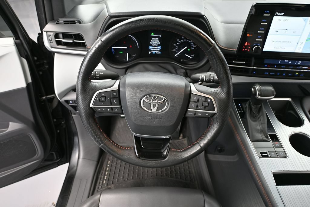 Used 2021 Toyota Sienna XSE FWD image 20