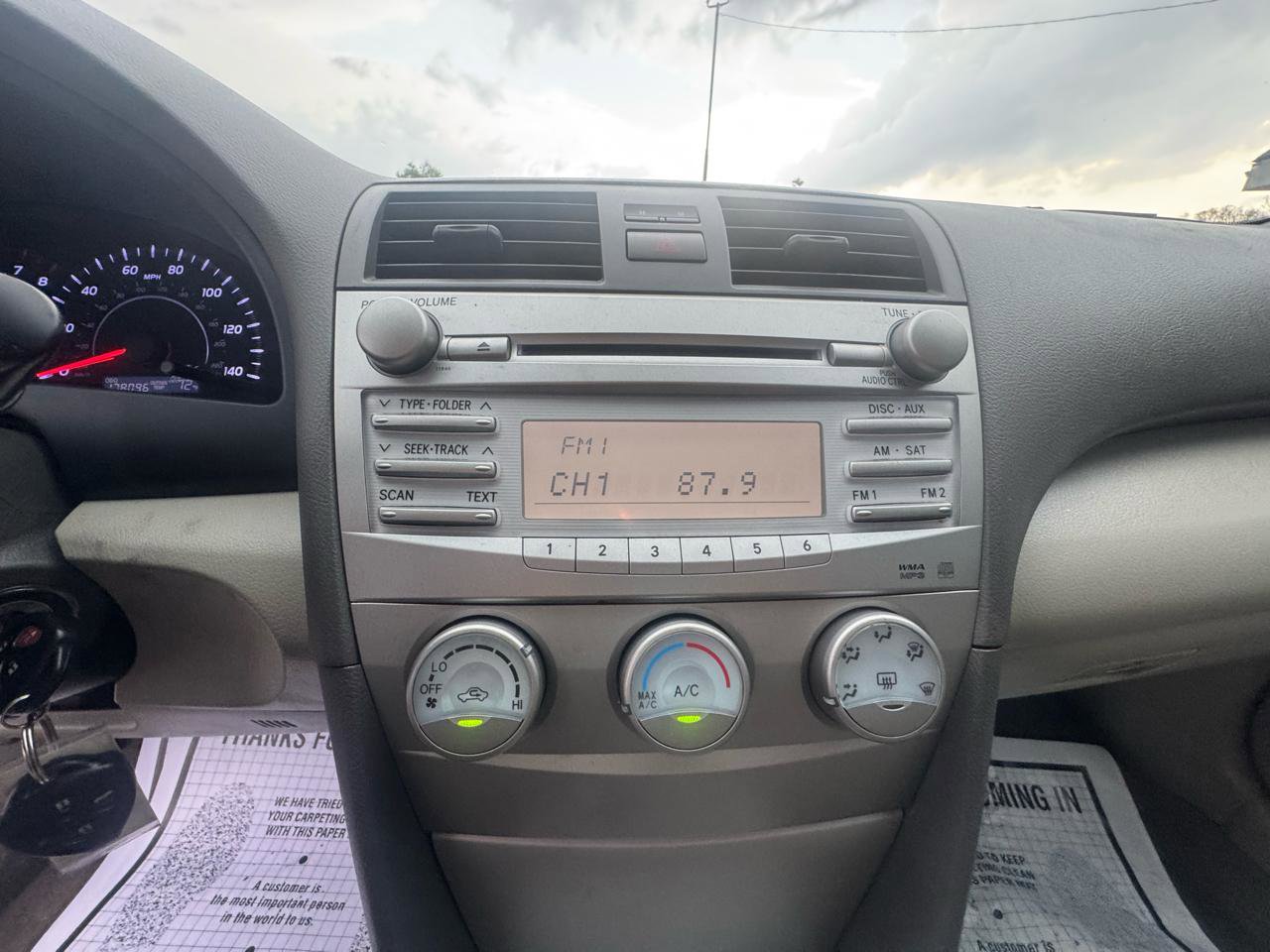 Used 2011 Toyota Camry LE FWD image 13