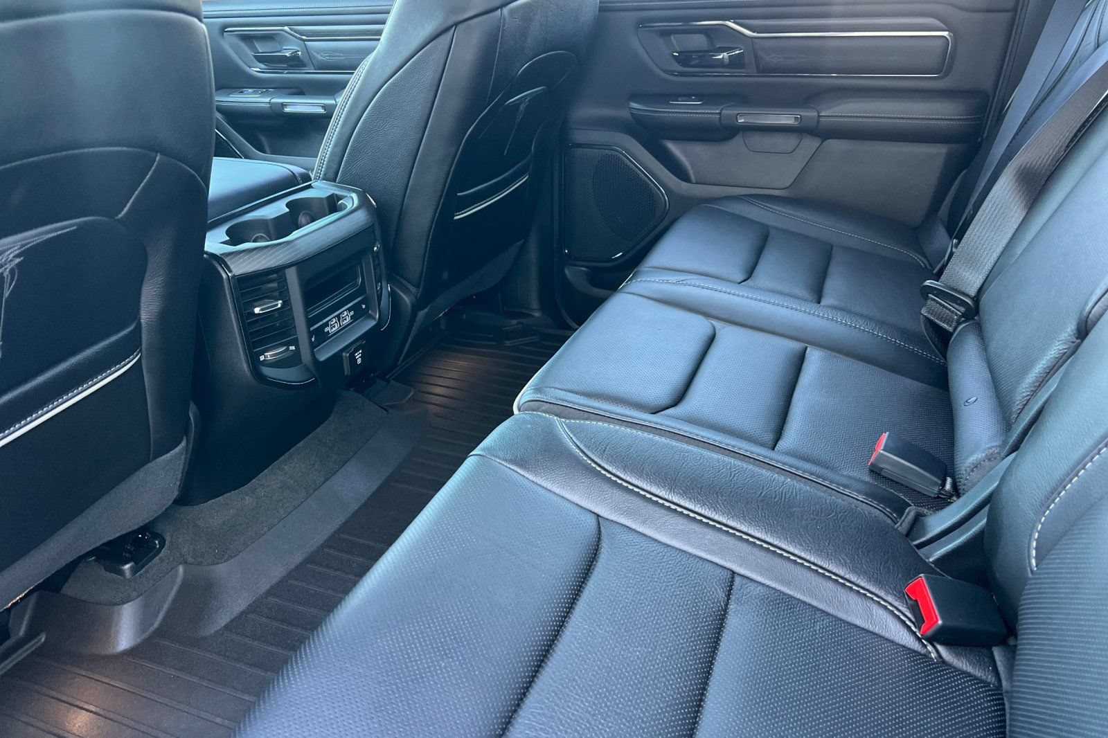 Used 2022 RAM 1500 Limited AWD/4WD image 13