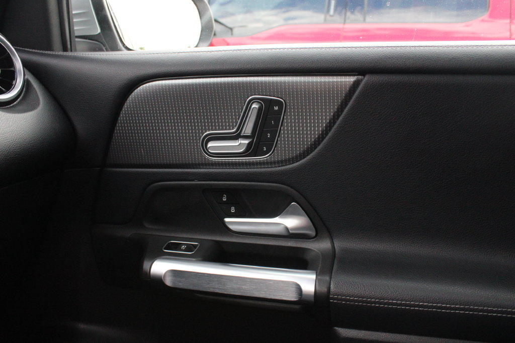 Used 2021 Mercedes-Benz GLB 250 image 22