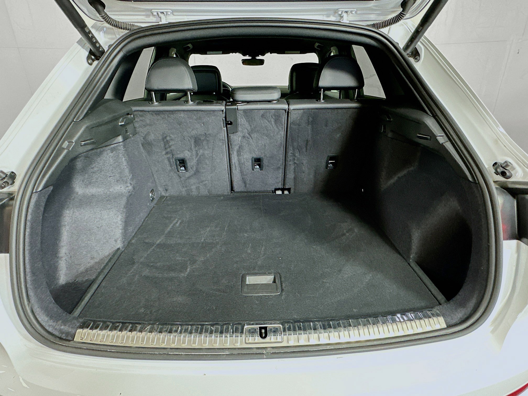 Used 2025 Audi Q3 2.0T Premium image 25