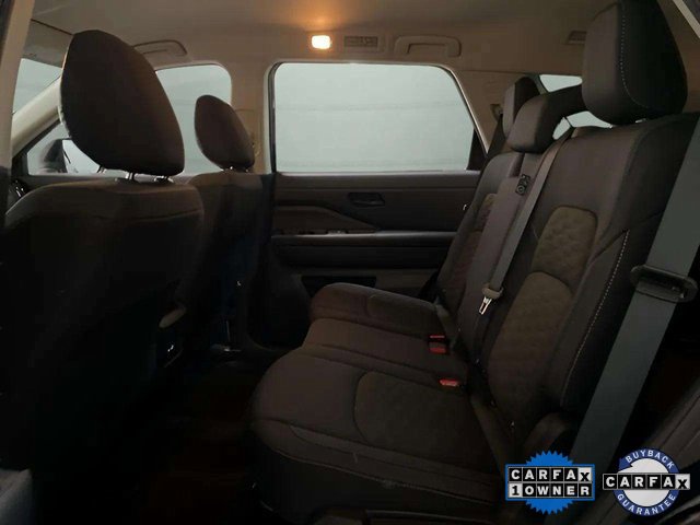 Used 2024 Nissan Pathfinder S image 18