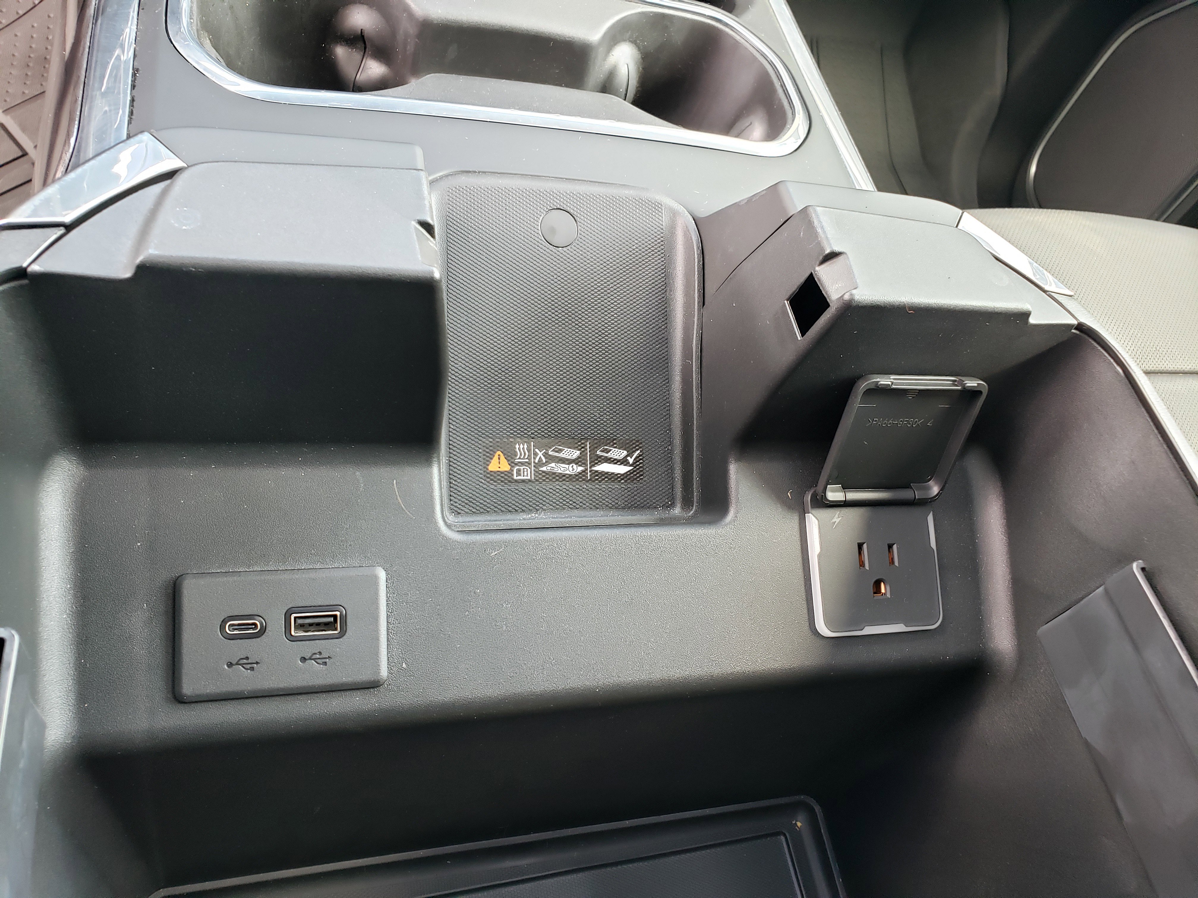 Used 2024 Chevrolet Silverado 3500 LTZ w/ LTZ Plus Package image 27