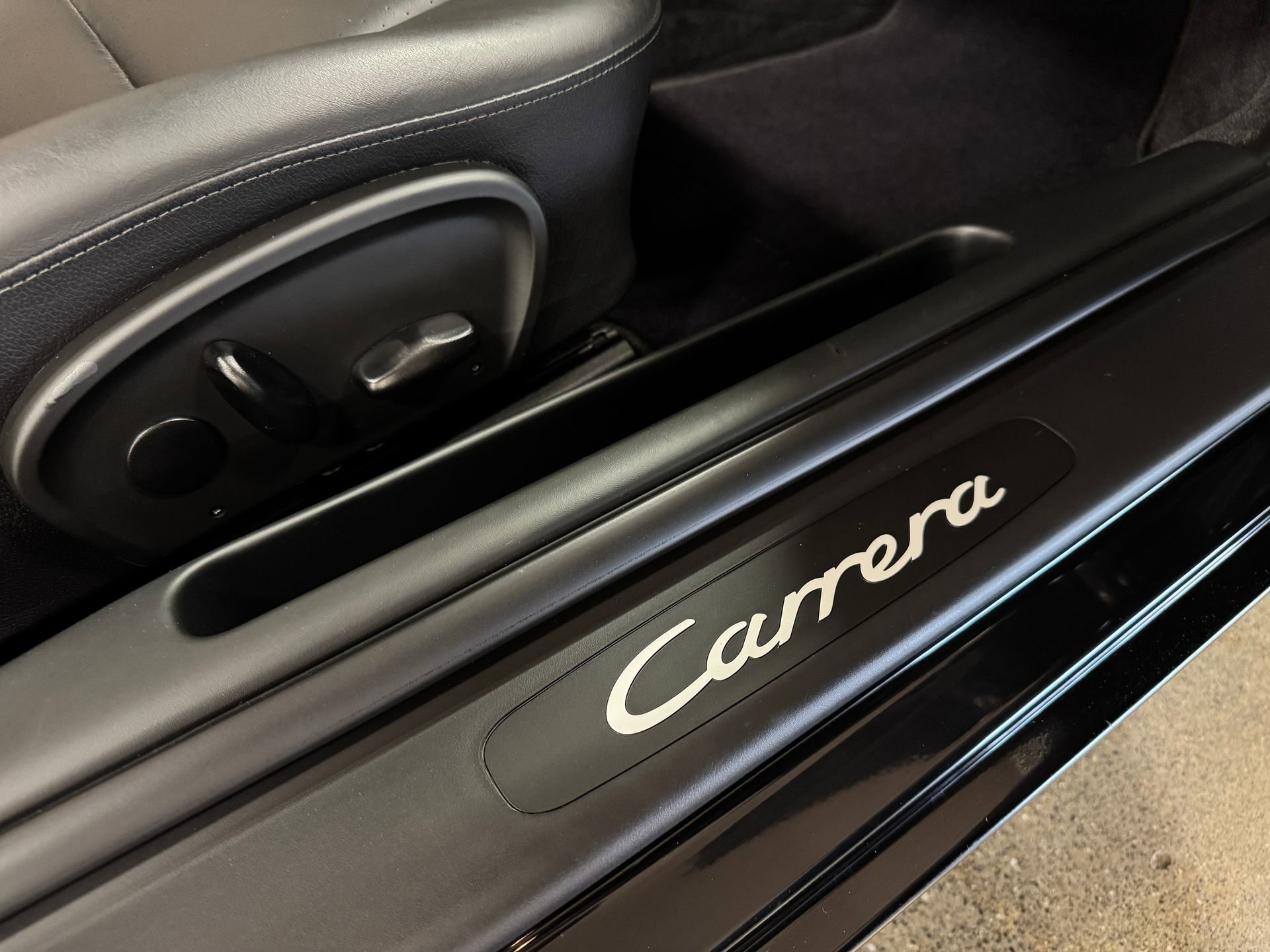 Used 2003 Porsche 911 Carrera RWD image 26
