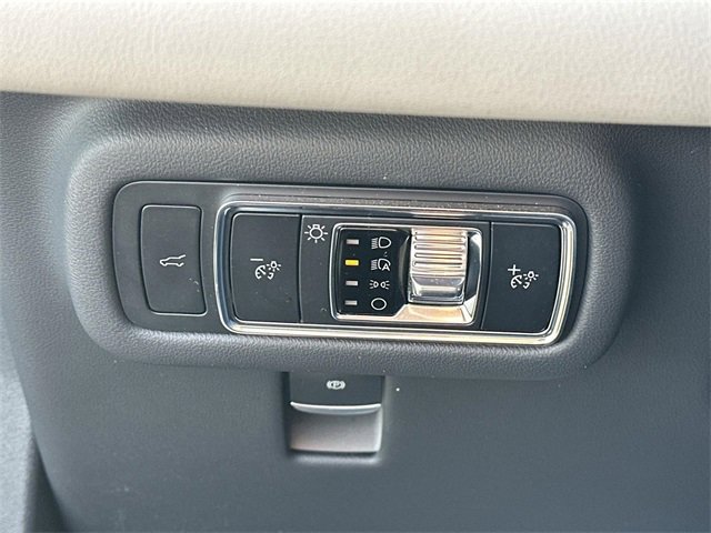 Used 2024 Lincoln Nautilus Reserve w/ Equipment Group 202A image 18