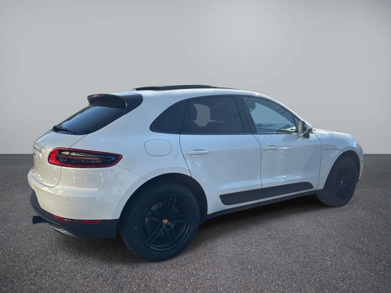 Used 2017 Porsche Macan image 4