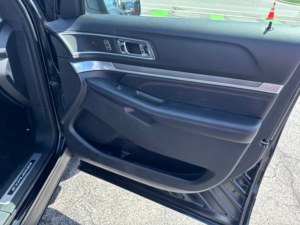 Used 2018 Ford Explorer Sport AWD/4WD image 31