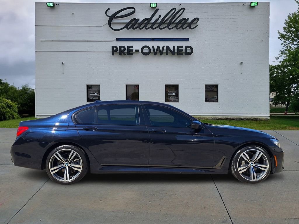 Used 2019 BMW 740i w/ Executive Package image 2