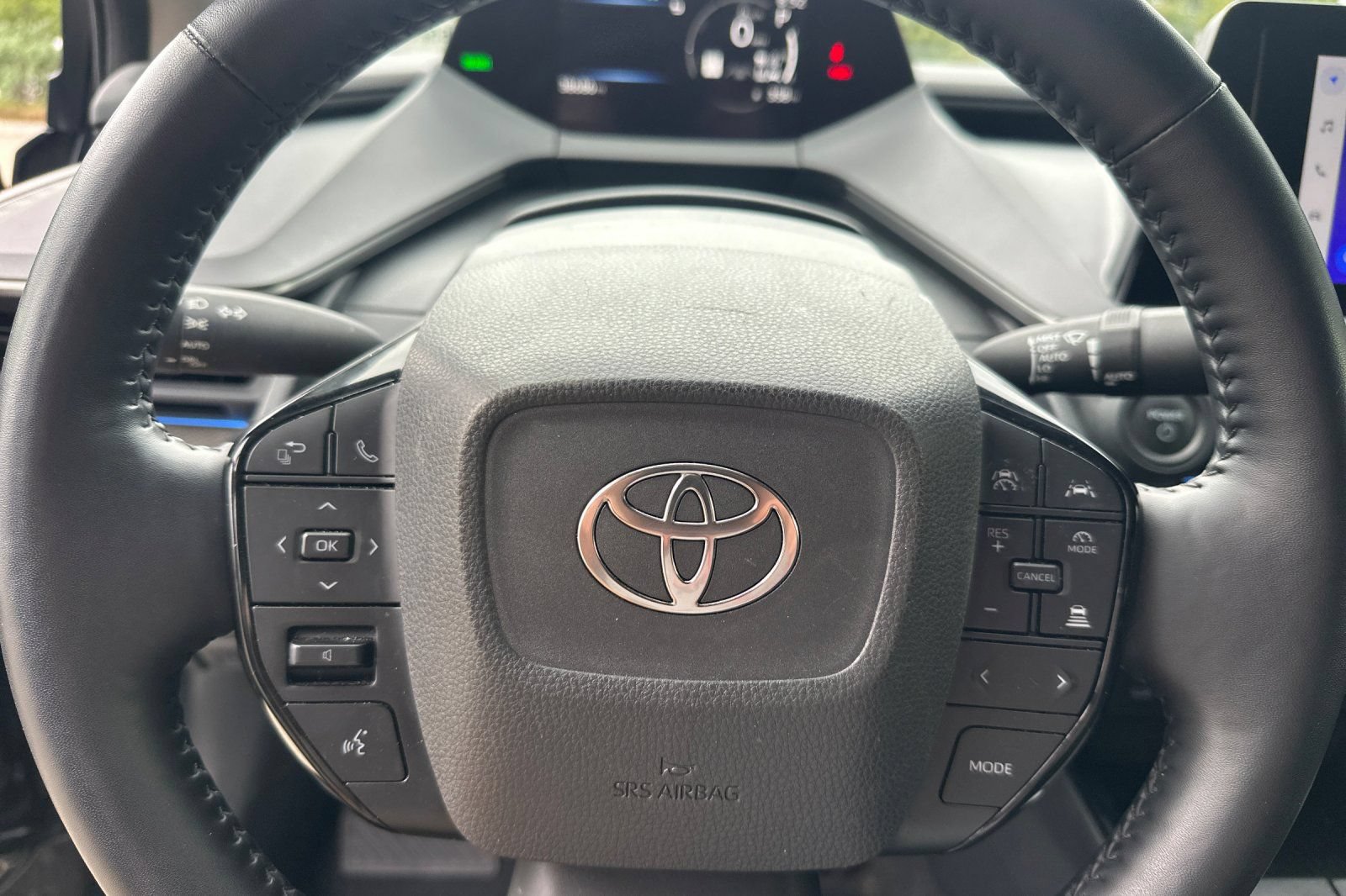 Used 2026 Toyota Prius LE FWD image 34