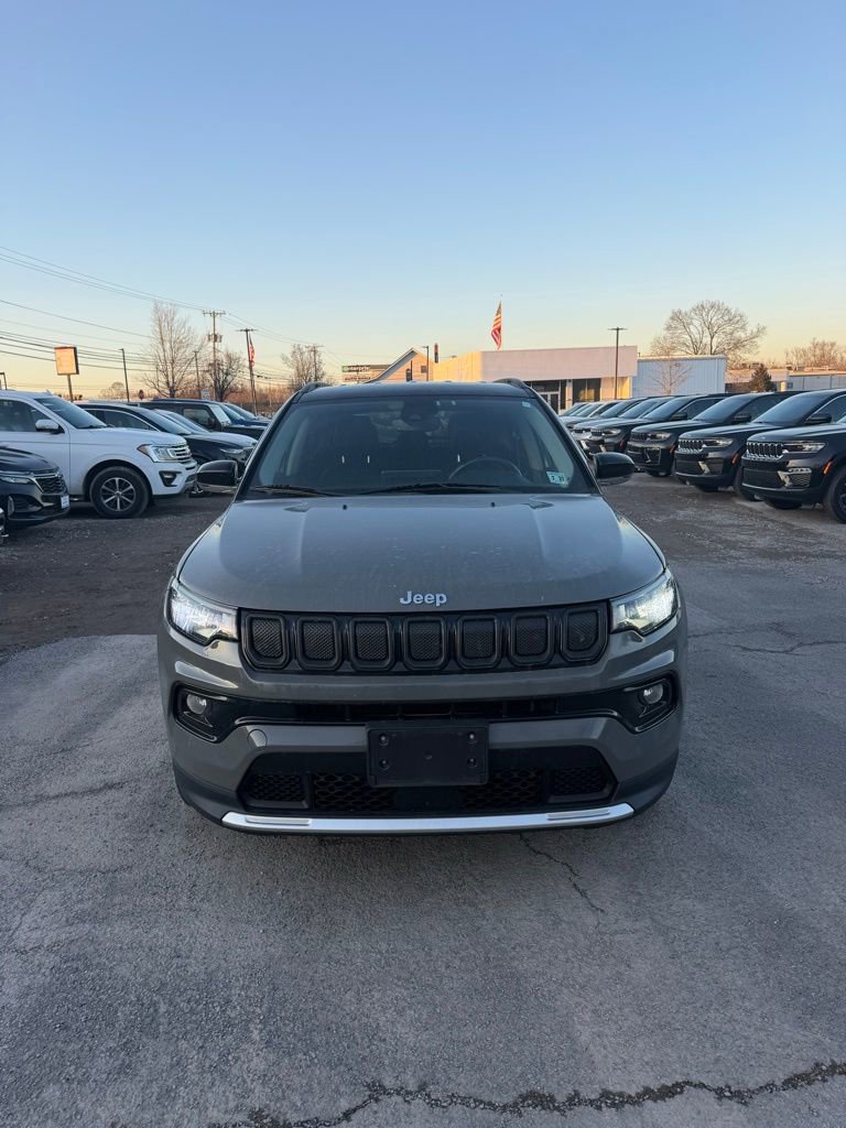 Used 2022 Jeep Compass Limited image 1