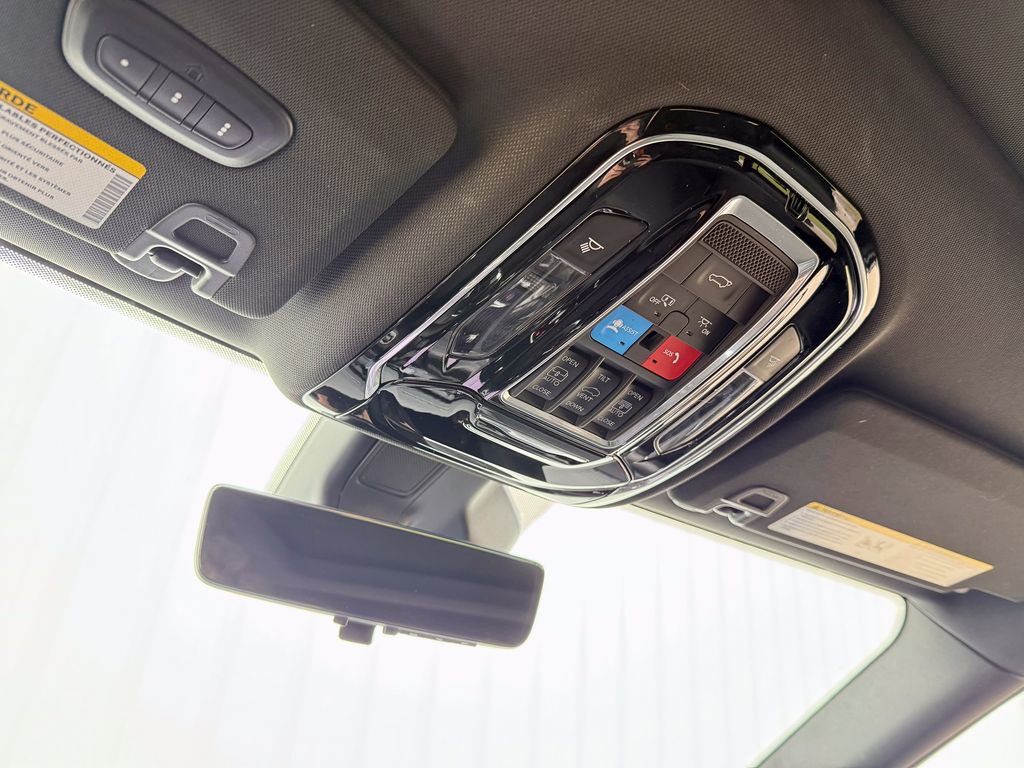 Used 2023 Jeep Grand Cherokee Overland w/ Luxury Tech Group IV image 33