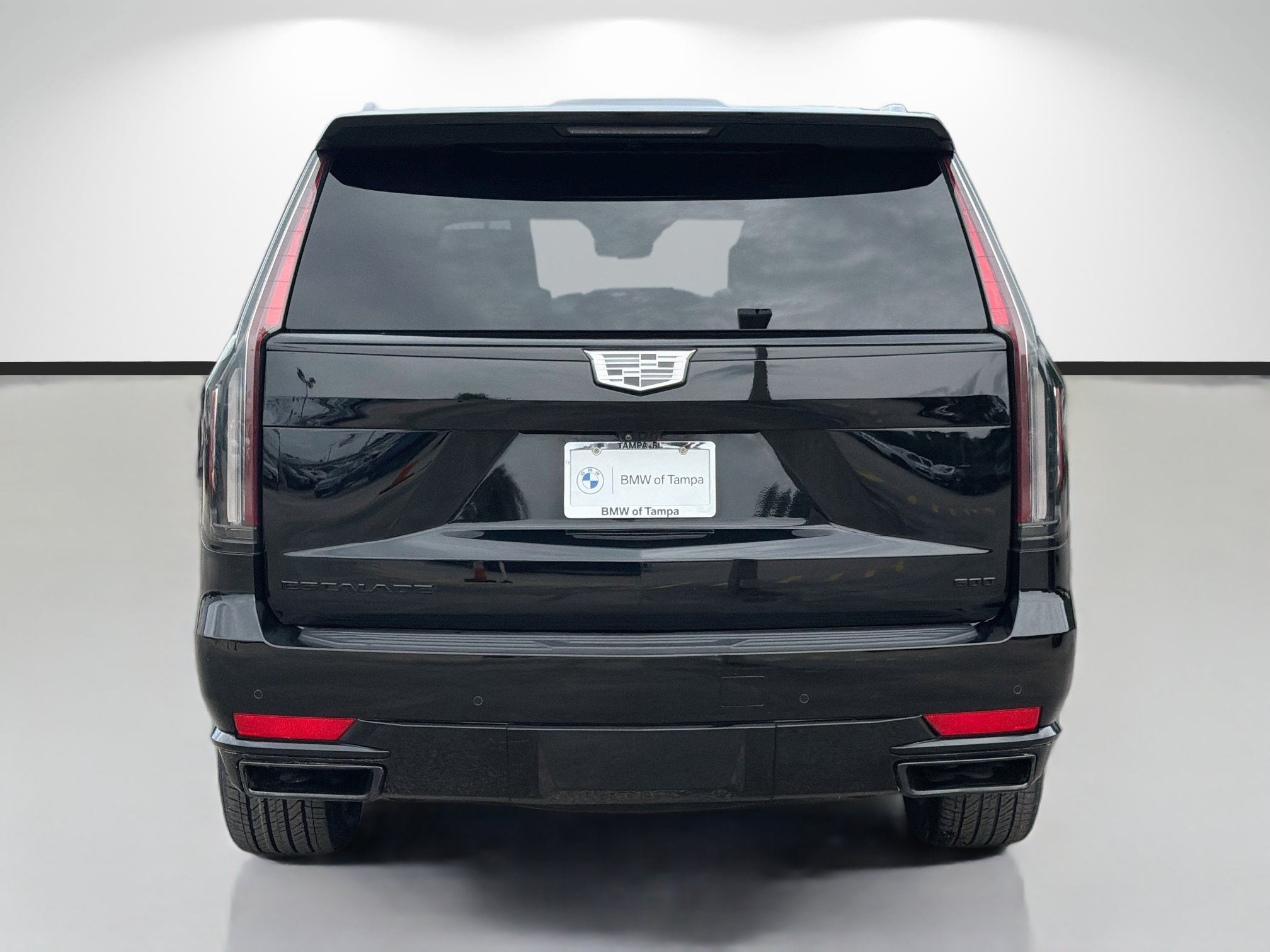 Used 2024 Cadillac Escalade Sport Platinum w/ LPO, ONYX Package AWD/4WD image 4