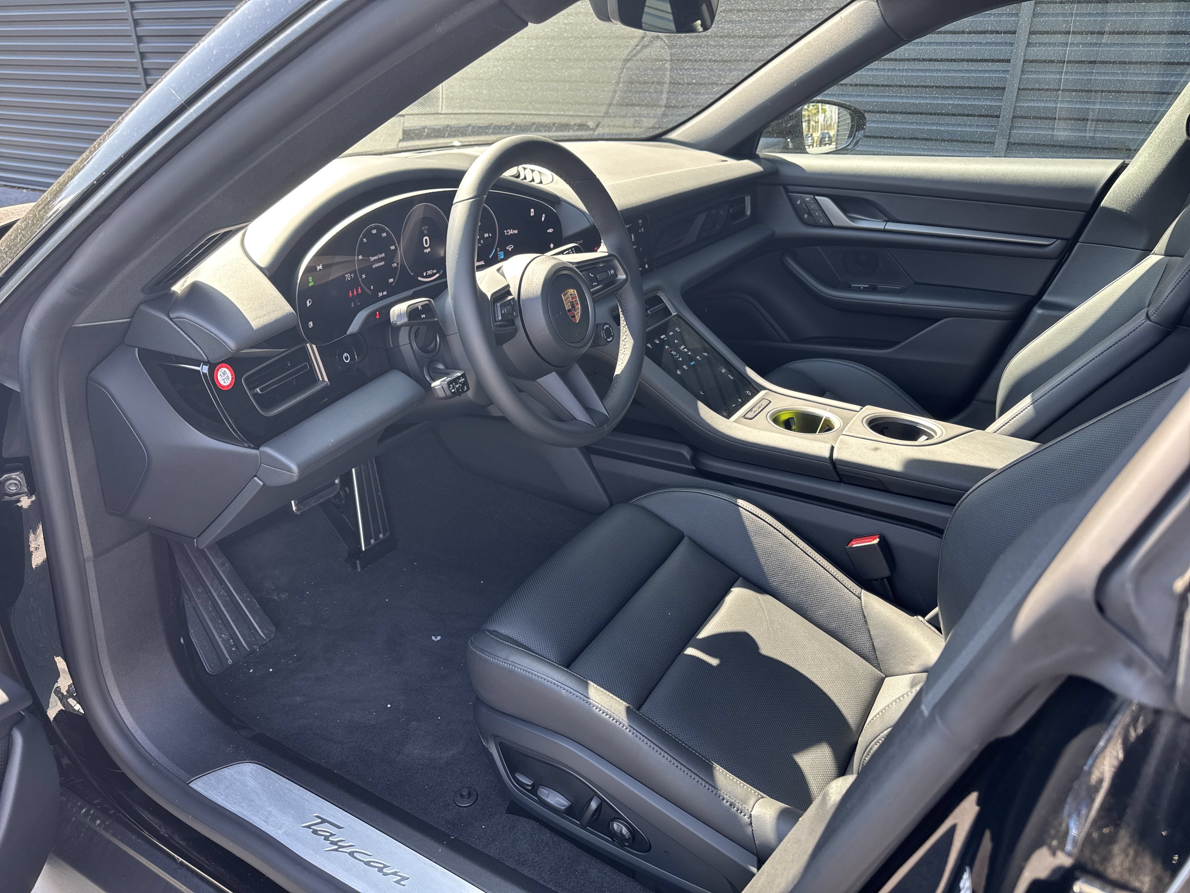 New 2025 Porsche Taycan w/ Premium Package RWD image 33