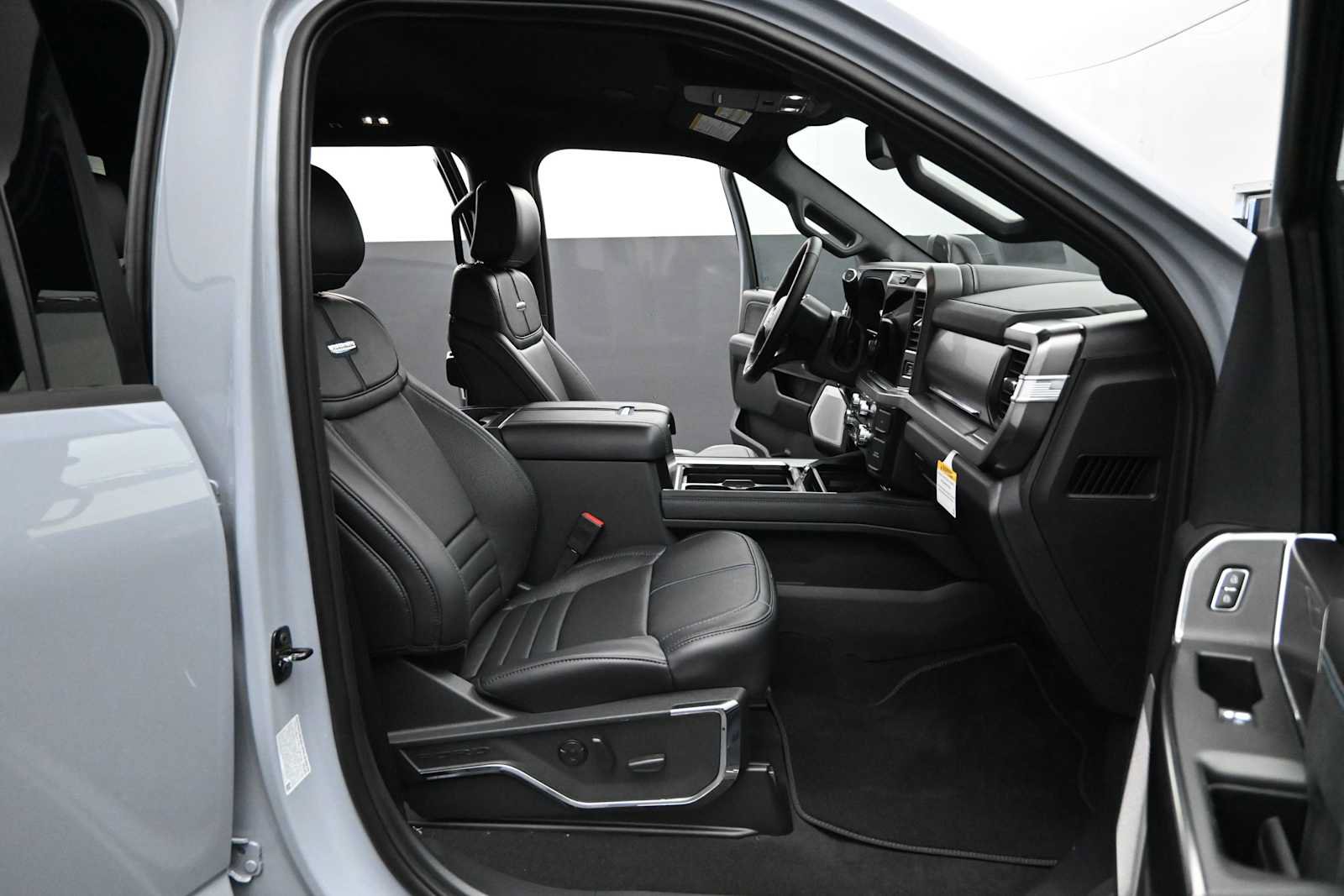 New 2026 Ford F350 Platinum AWD/4WD image 13
