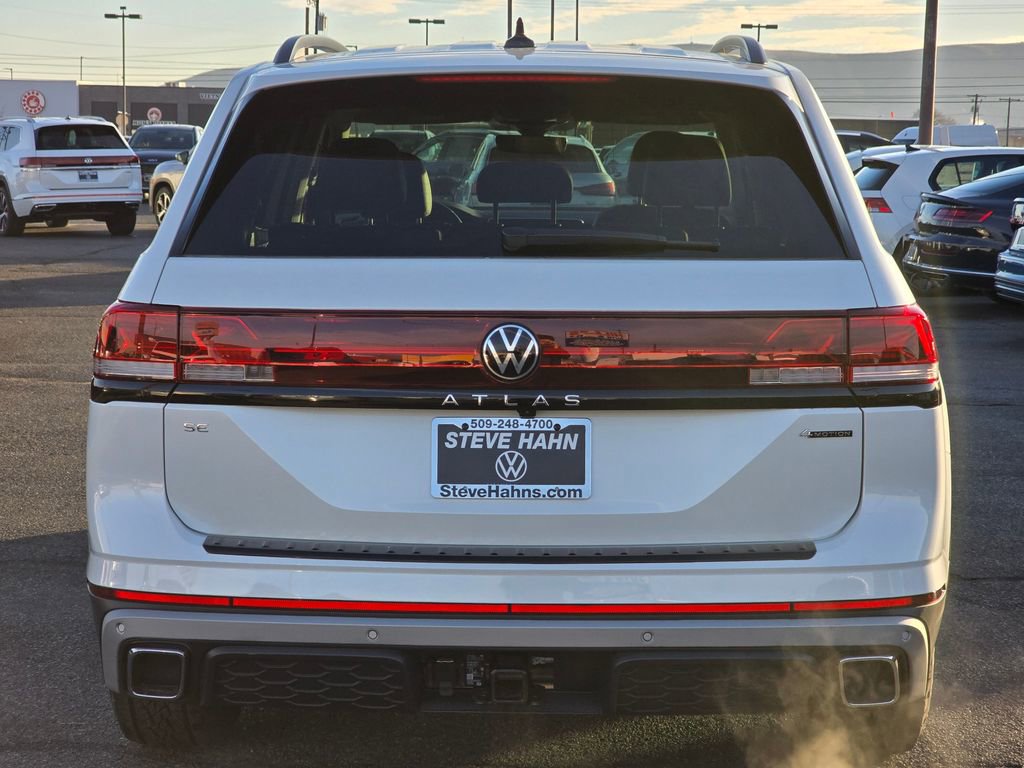 New 2026 Volkswagen Atlas Peak Edition image 4