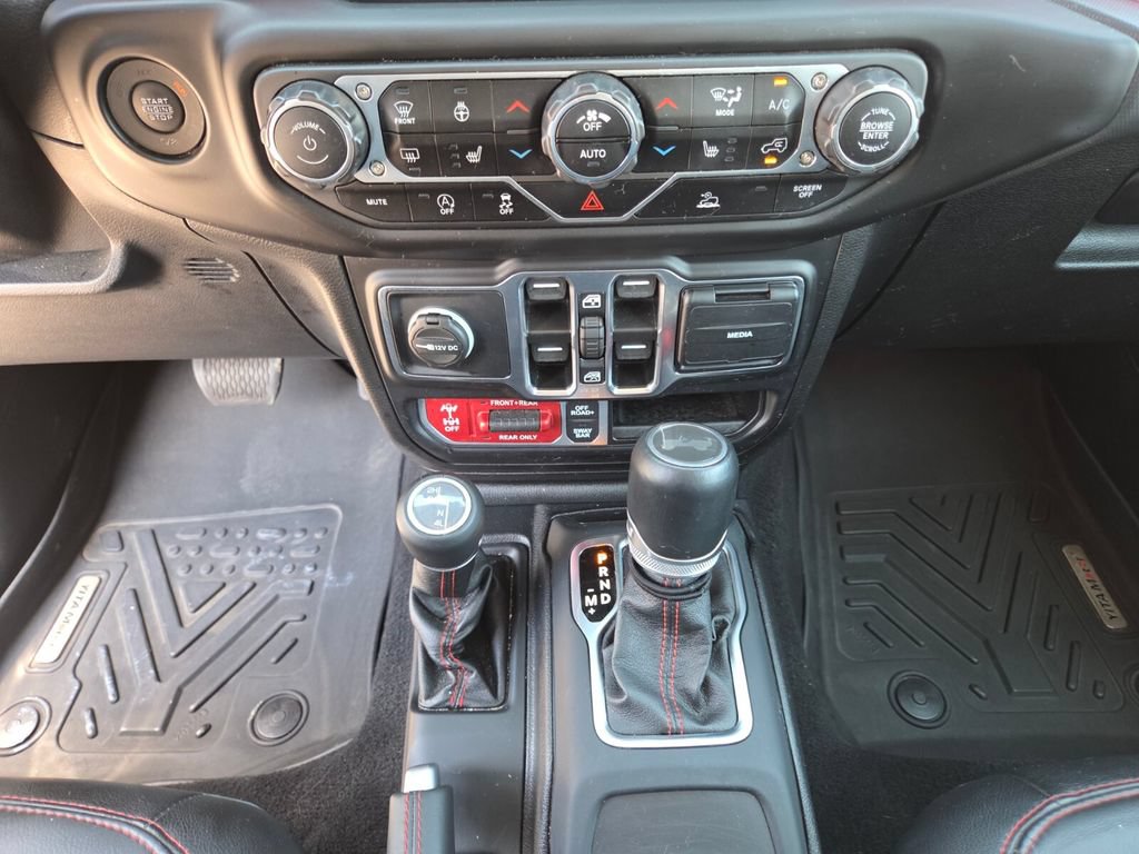 Certified 2021 Jeep Wrangler Unlimited Rubicon w/ Dual Top Group AWD/4WD image 31