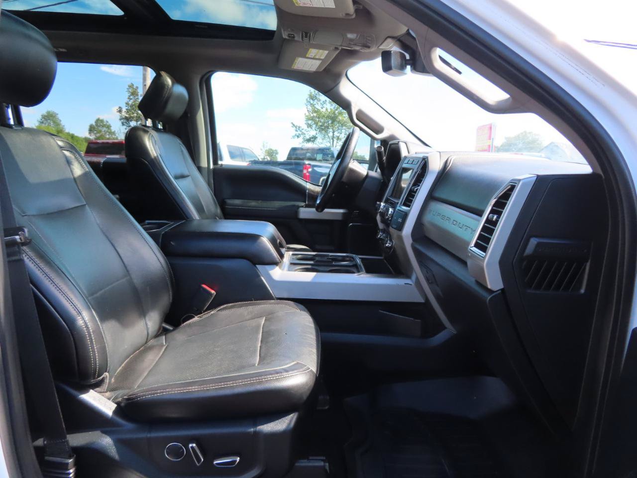 Used 2018 Ford F250 Lariat w/ Lariat Ultimate Package AWD/4WD image 54