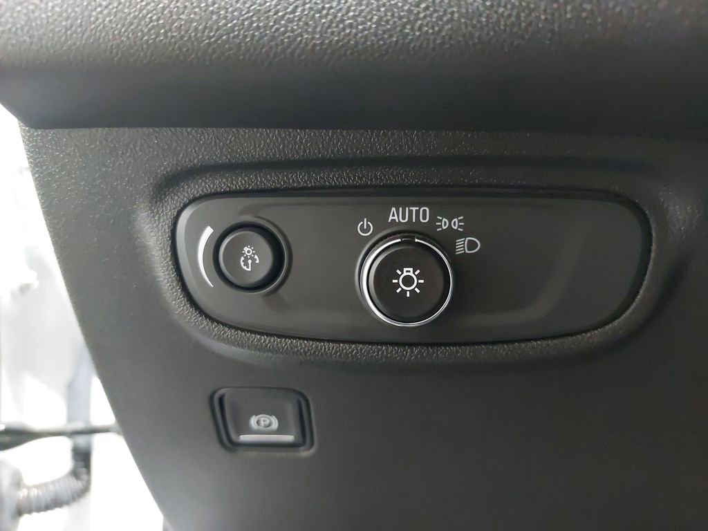 Used 2023 GMC Terrain SLE w/ Driver Convenience Package image 26