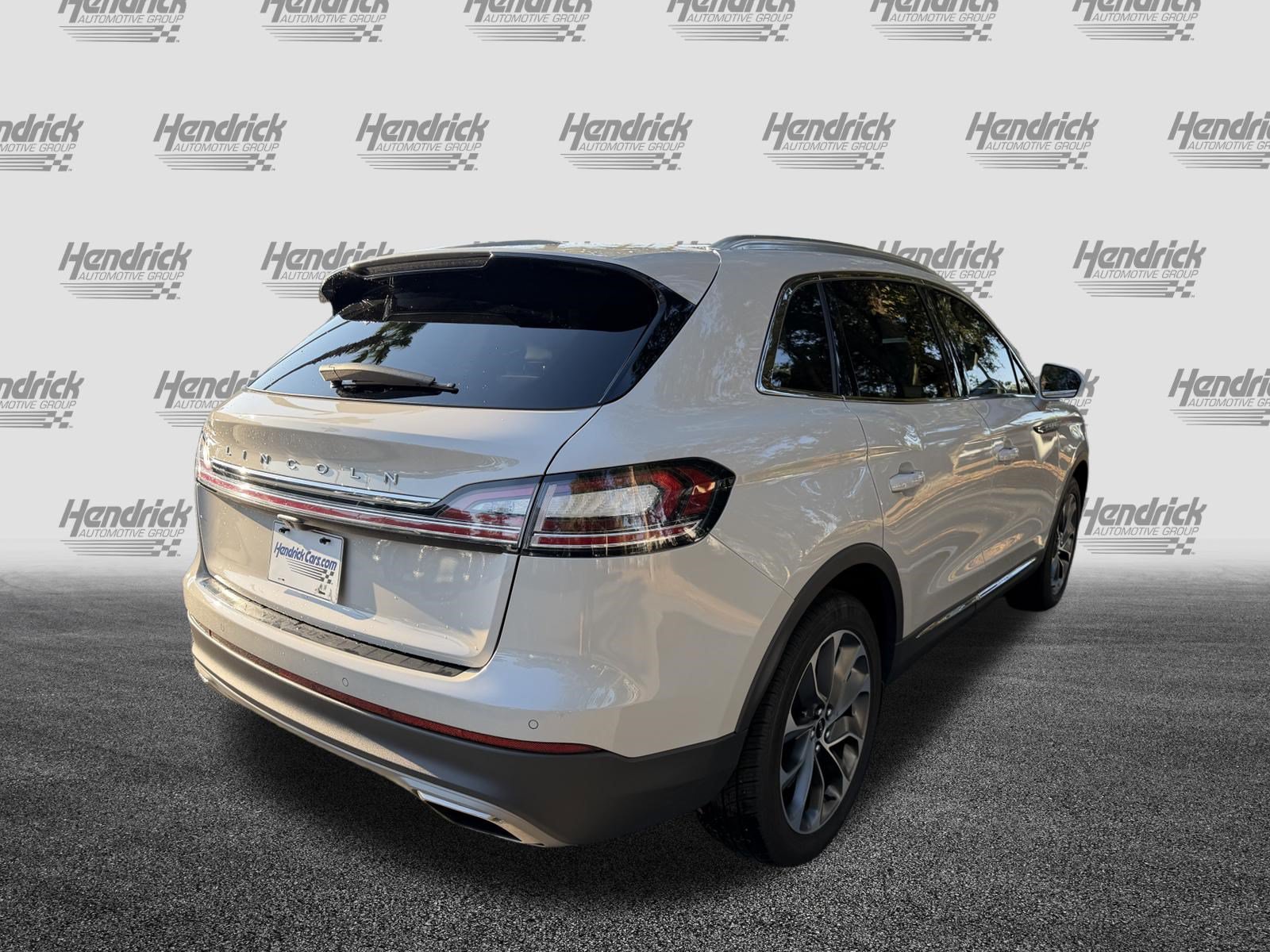 Used 2023 Lincoln Nautilus Reserve FWD image 9